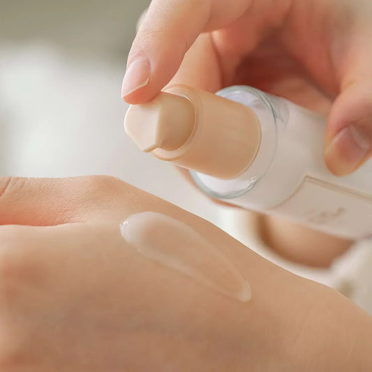 Serum vs. Ampulle: Der Unterschied und die beste Wahl für deine Haut