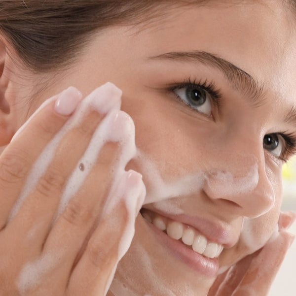 EMANI Soft Cloud Cleanser - 150ml